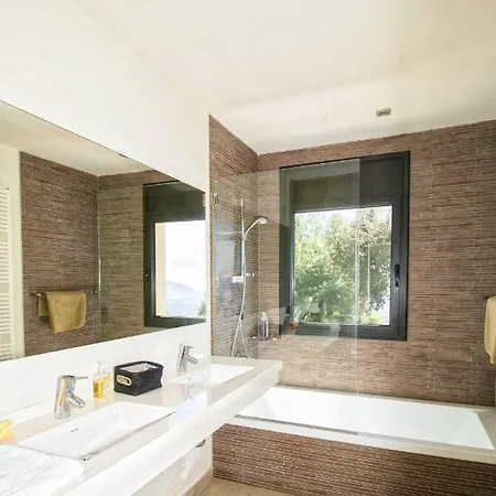 Magnificent With Swimming Pool Villa Girona